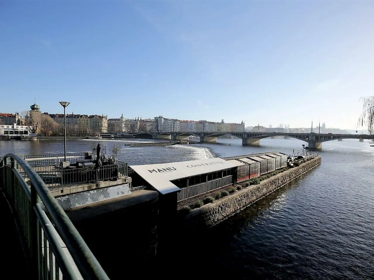 Luxurious Apartment Near River In Cezch Republic براغ