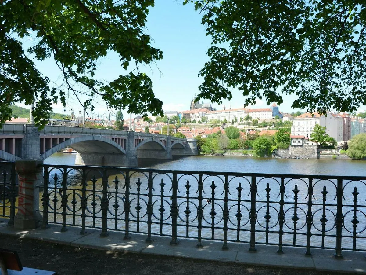 Luxurious Apartment Near River In Cezch Republic براغ 0*,