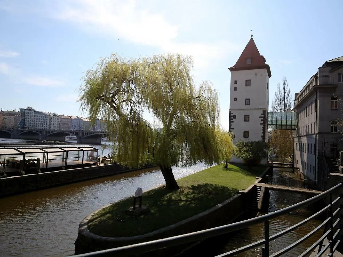 Luxurious Apartment Near River In Cezch Republic براغ