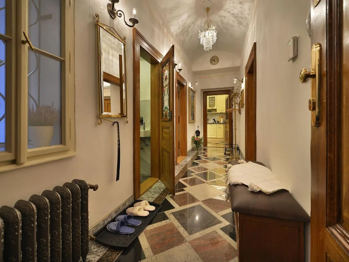 Luxurious Apartment Near River In Cezch Republic Prag Tjekkiet